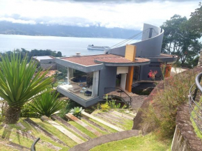 MARAVILHOSA em CONDO CENTRO HISTORICO Ilhabela